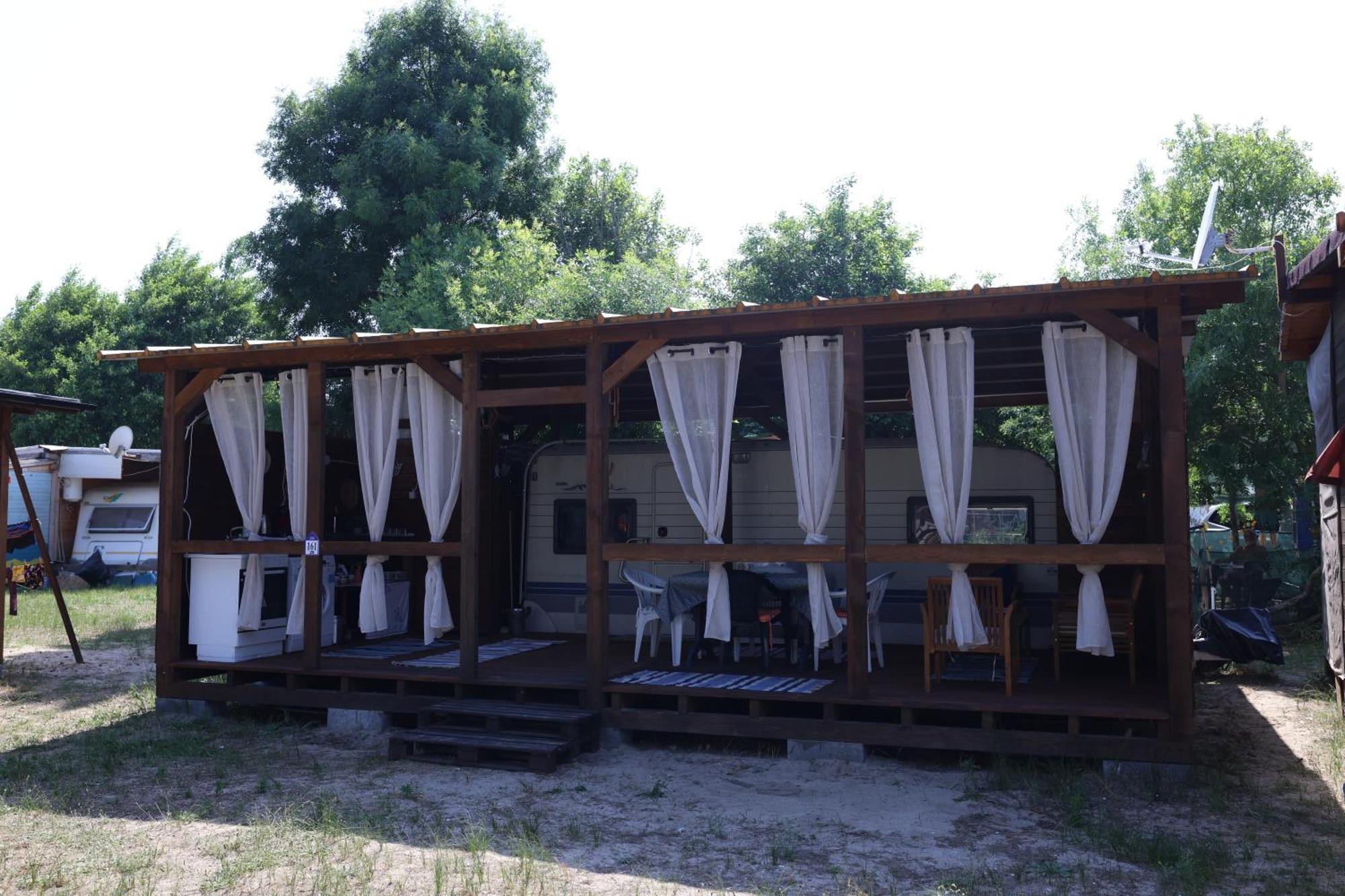 Sea Caravan On The Beach Naousa Dış mekan fotoğraf