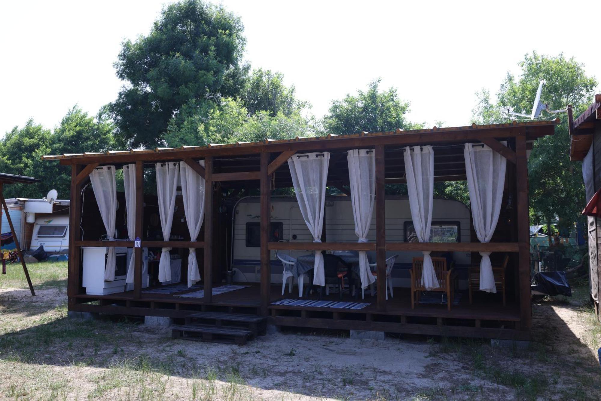 Sea Caravan On The Beach Naousa Dış mekan fotoğraf